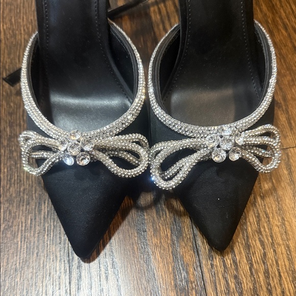 Steve Madden Black Pointed Toe Crystal Bow Ankle Tie Heels - worn once!! - Picture 5 of 5